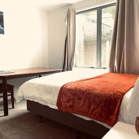 Ming'S Lakeside Goldleaf Suites Queenstown Exterior foto